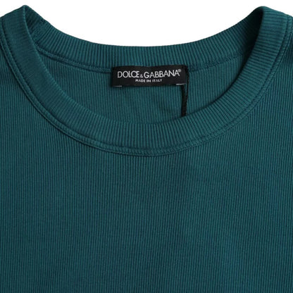 Camiseta de algodón azul verdosa con cuello redondo y manga corta