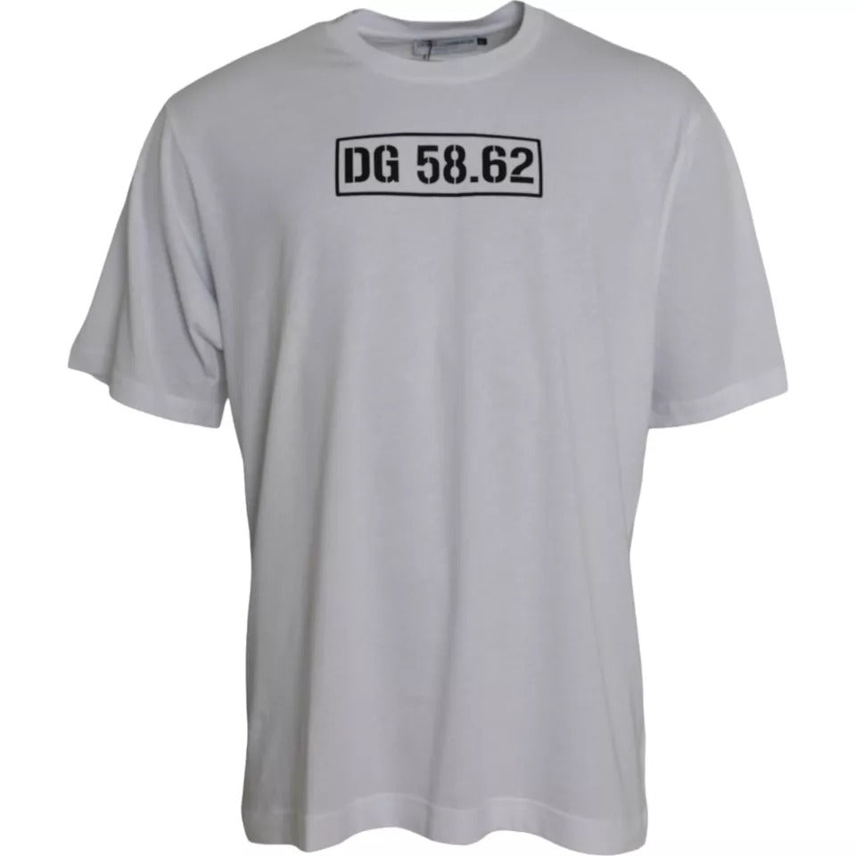 Camiseta blanca de cuello redondo y manga corta con logotipo