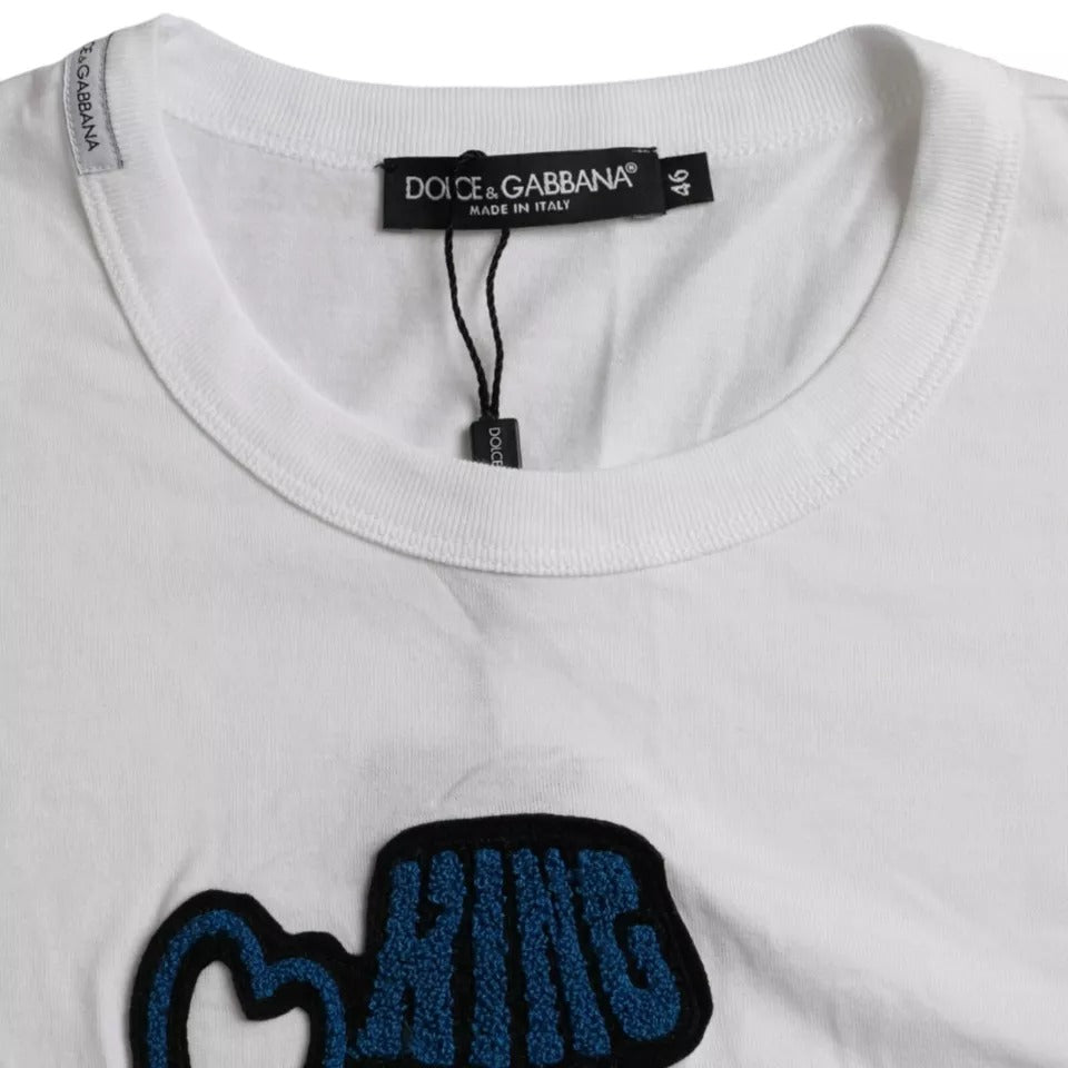 Camiseta blanca de cuello redondo y manga corta del Rey del Amor