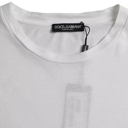 Camiseta blanca de algodón con cuello redondo y manga corta