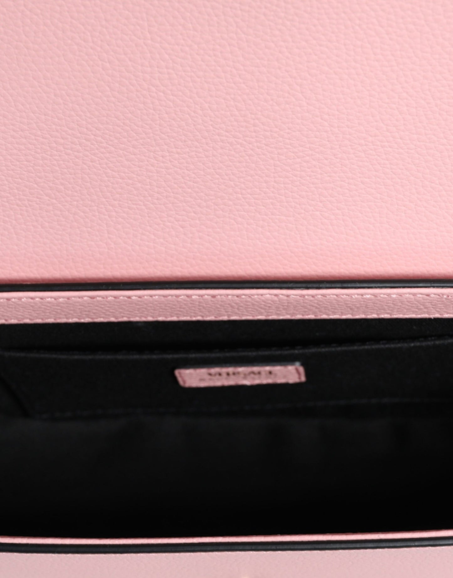 Bolso bandolera de piel de becerro granulada rosa con logotipo