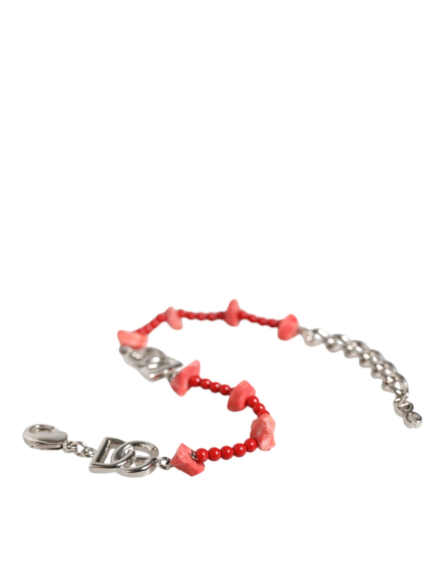 Pulsera de cadena con logotipo DG de resina y cuentas de latón en tono plateado