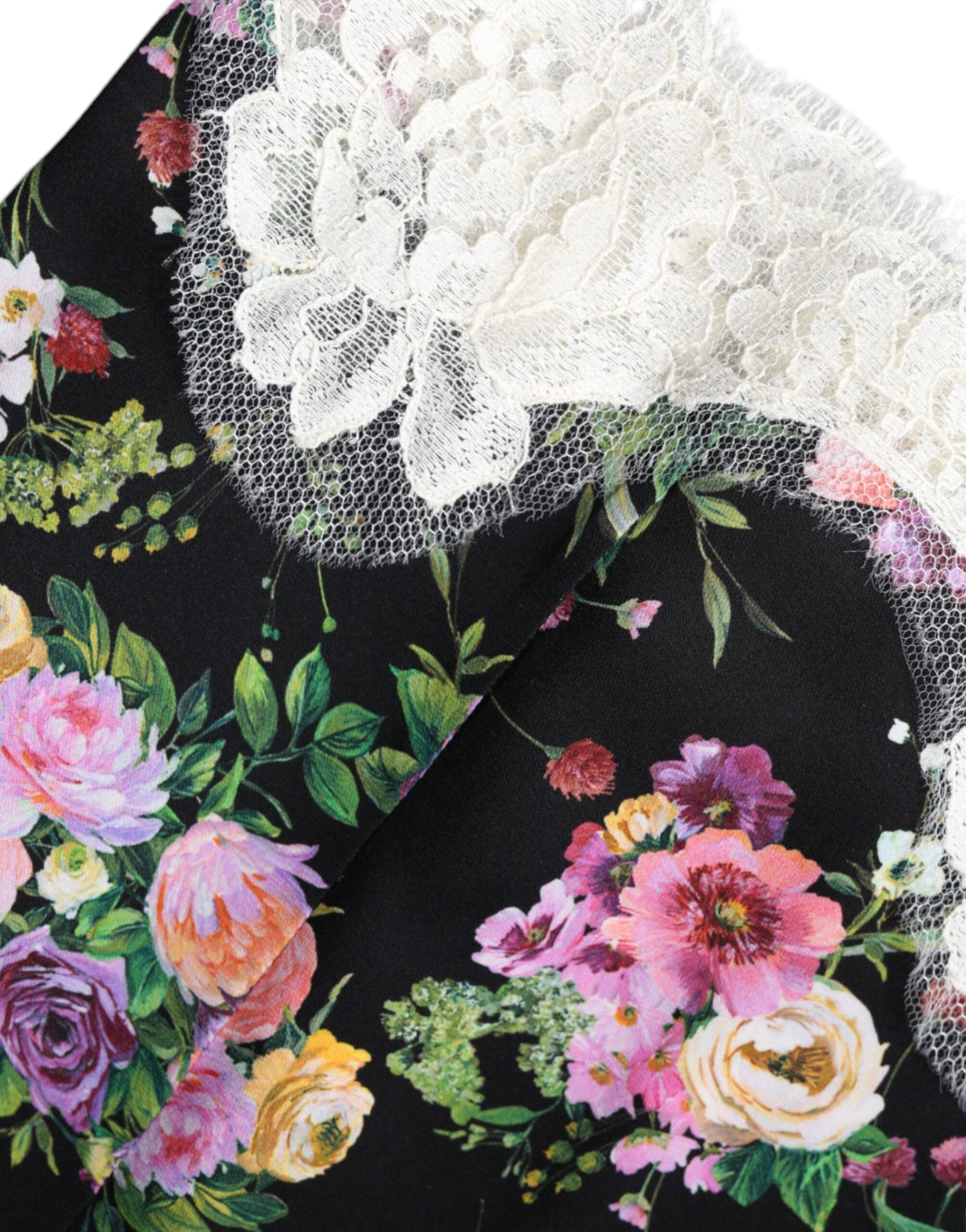 Blusa de manga corta con encaje floral negro