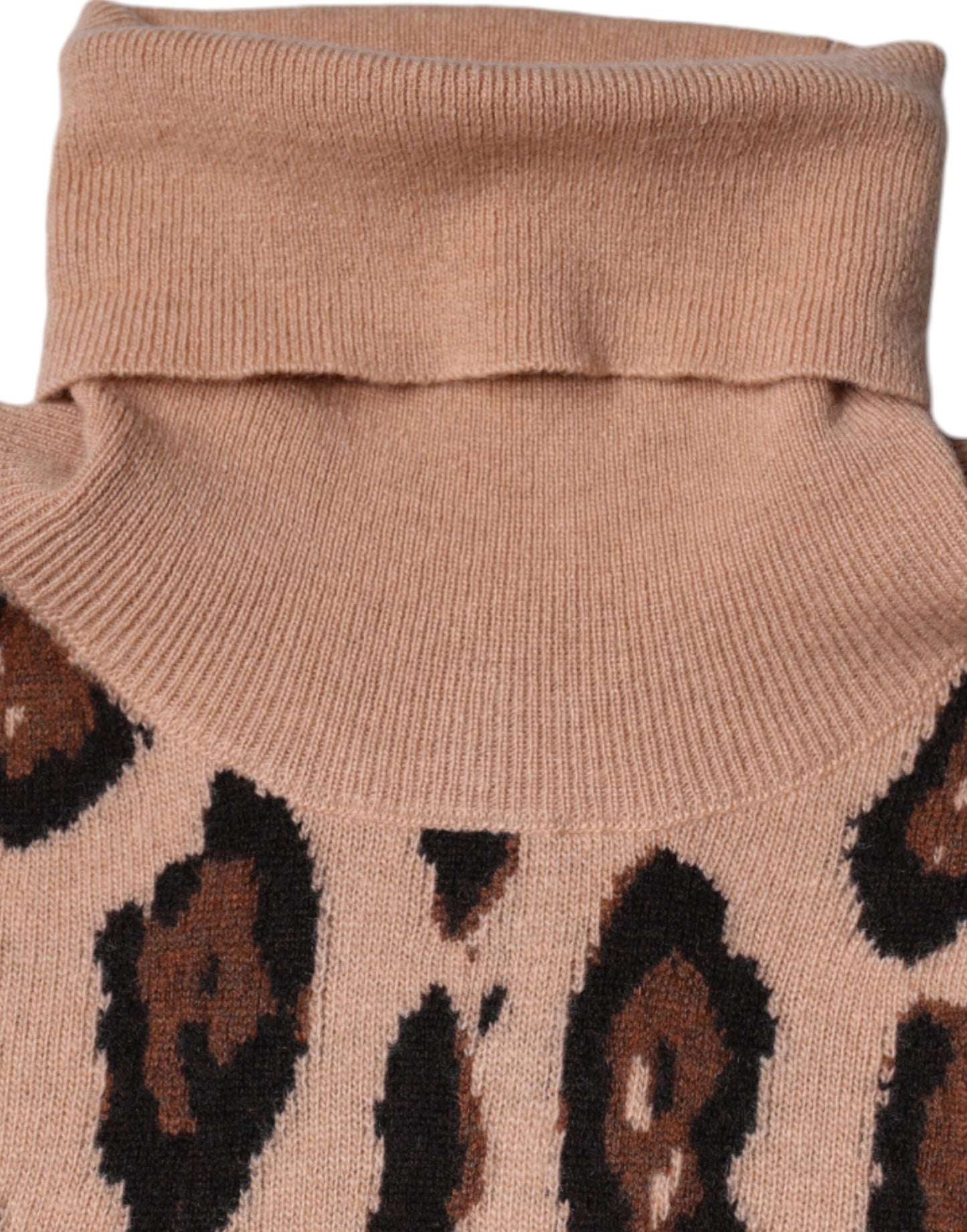 Top de cuello alto de lana con estampado de leopardo beige