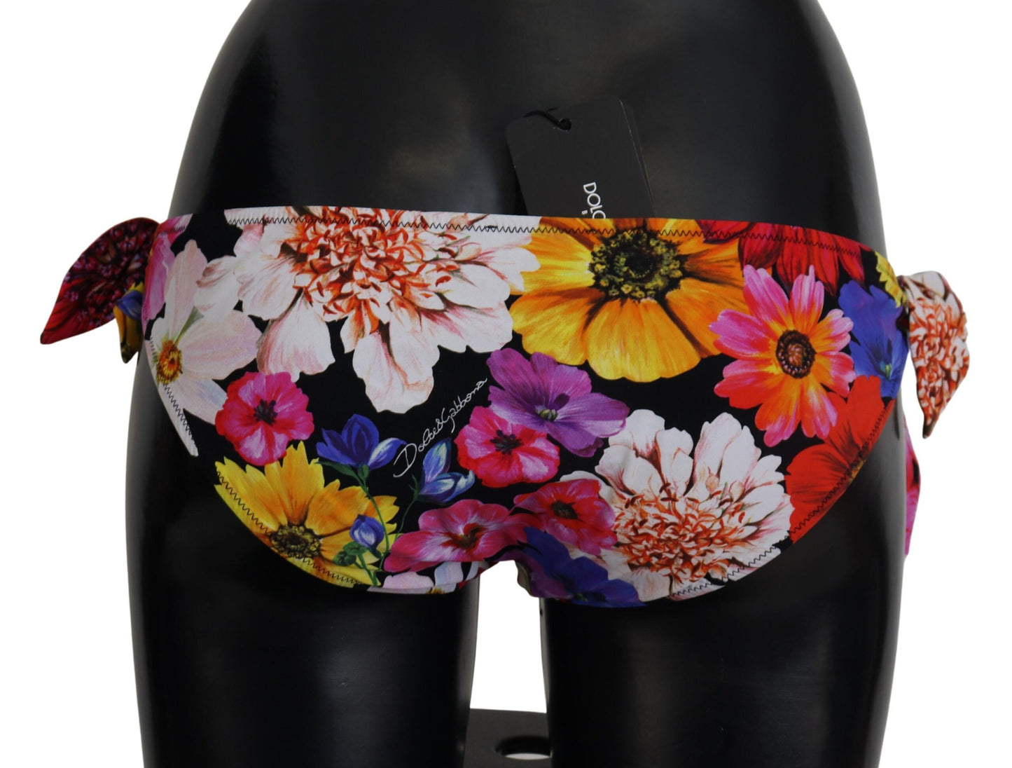 Traje de baño de bikini con estampado floral negro