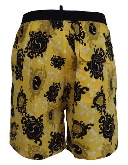 Traje de baño corto de nailon estampado en amarillo y negro