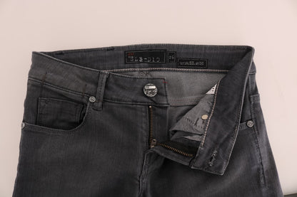 Vaqueros de diseño ajustados y elegantes de color gris