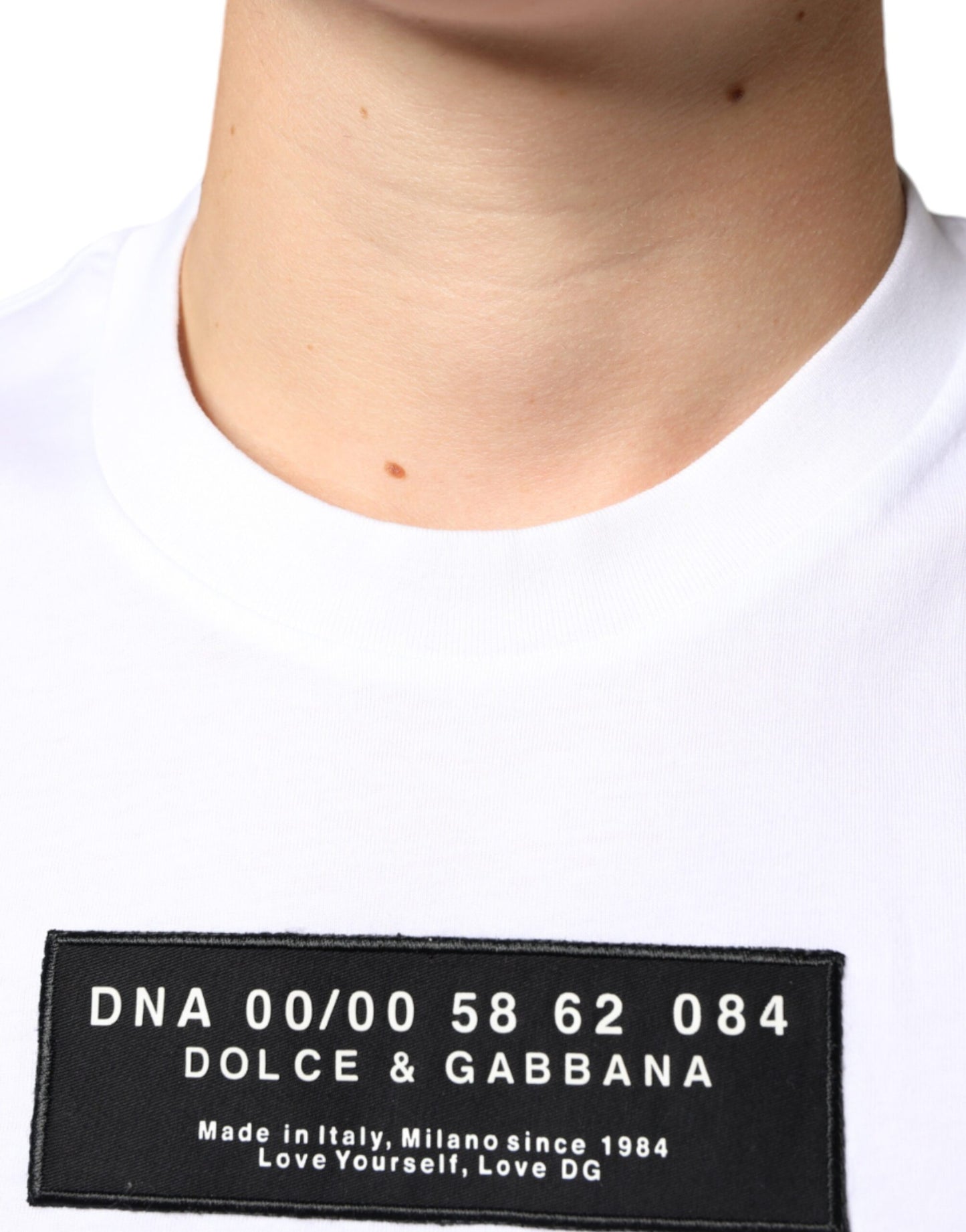 Camiseta informal de algodón blanco con apliques DG