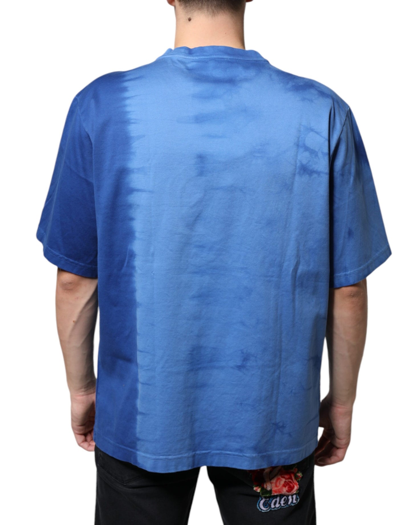 Camiseta de algodón azul tie-dye con el símbolo de la paz