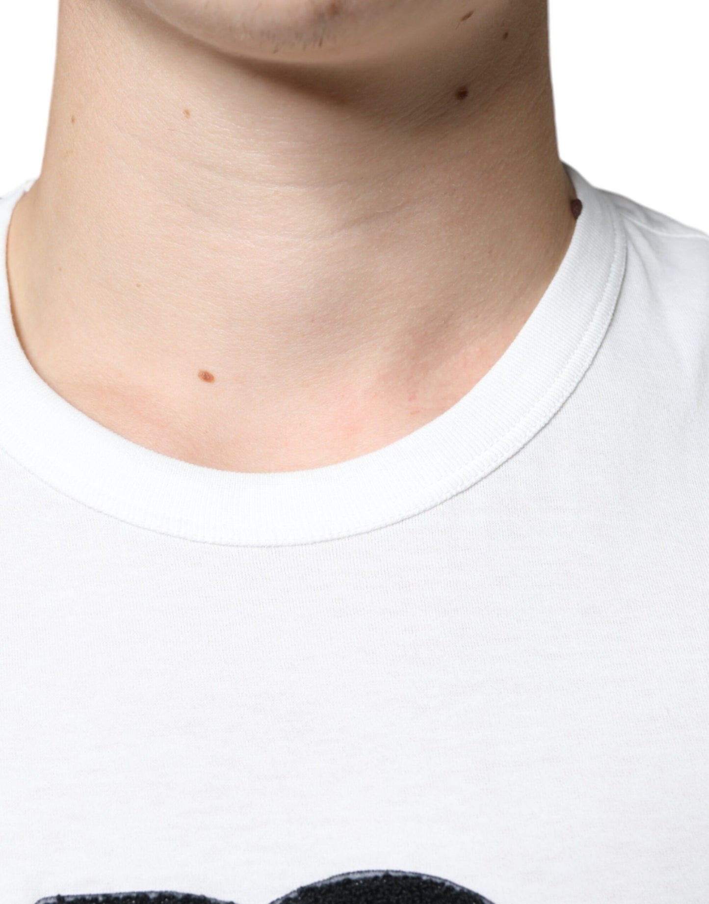 Camiseta blanca de algodón con estampado del logotipo DG