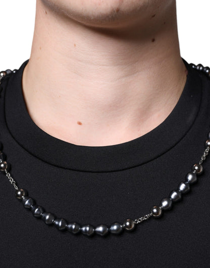 Camiseta negra de poliéster con collar adornado