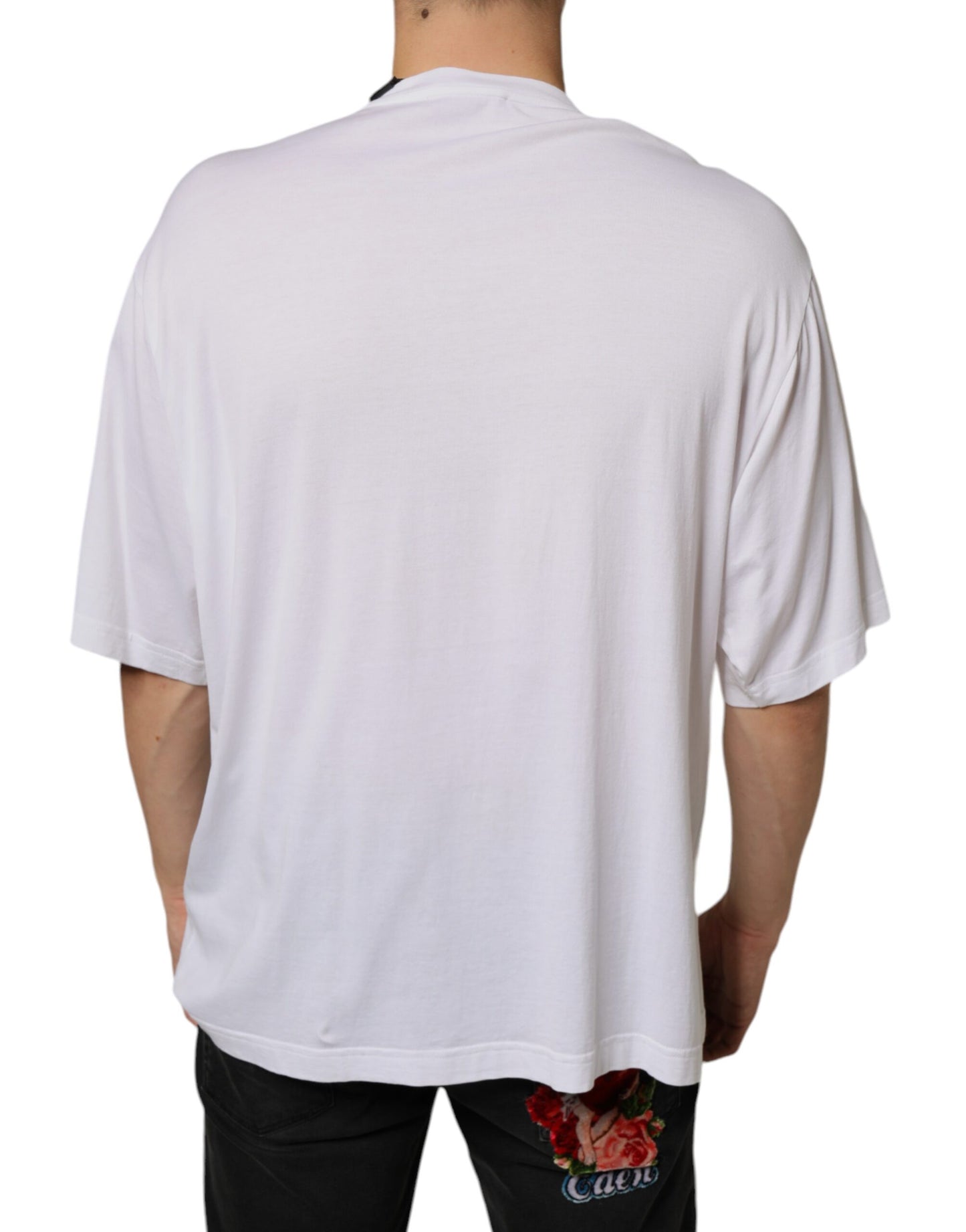 Camiseta blanca de algodón con collar adornado