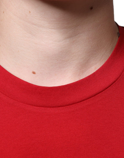 Camiseta de algodón roja con cuello redondo y estampado del logotipo DG