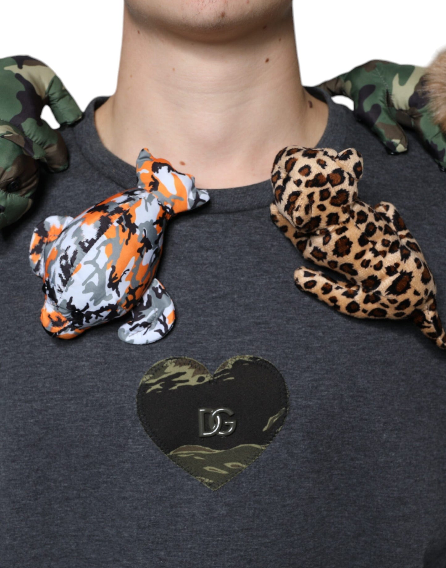 Camiseta de algodón con estampado de animales y camuflaje gris