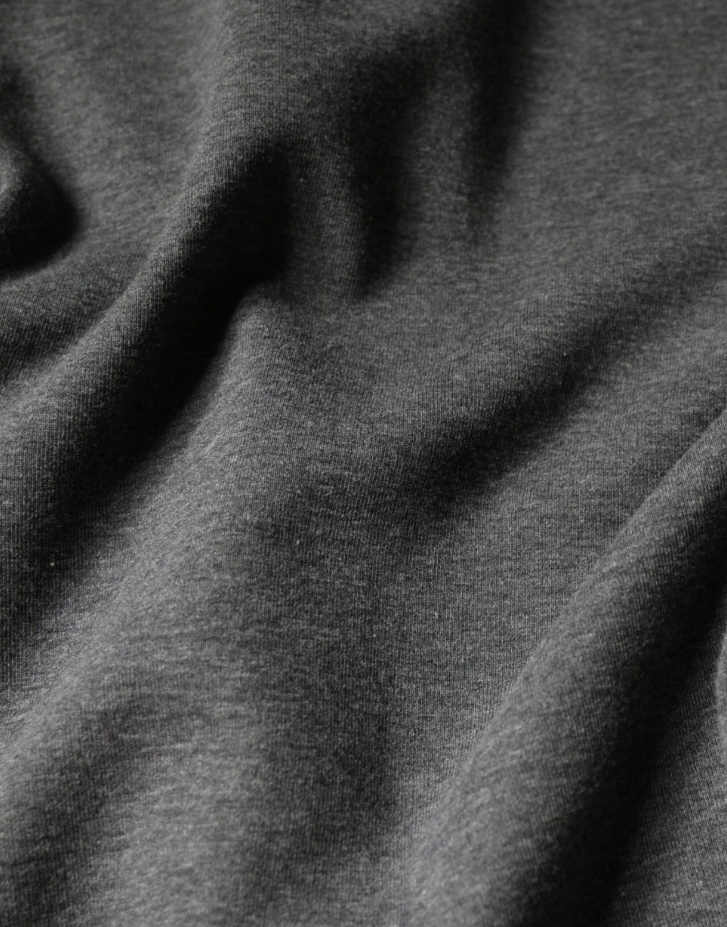 Camiseta de algodón con estampado de animales y camuflaje gris