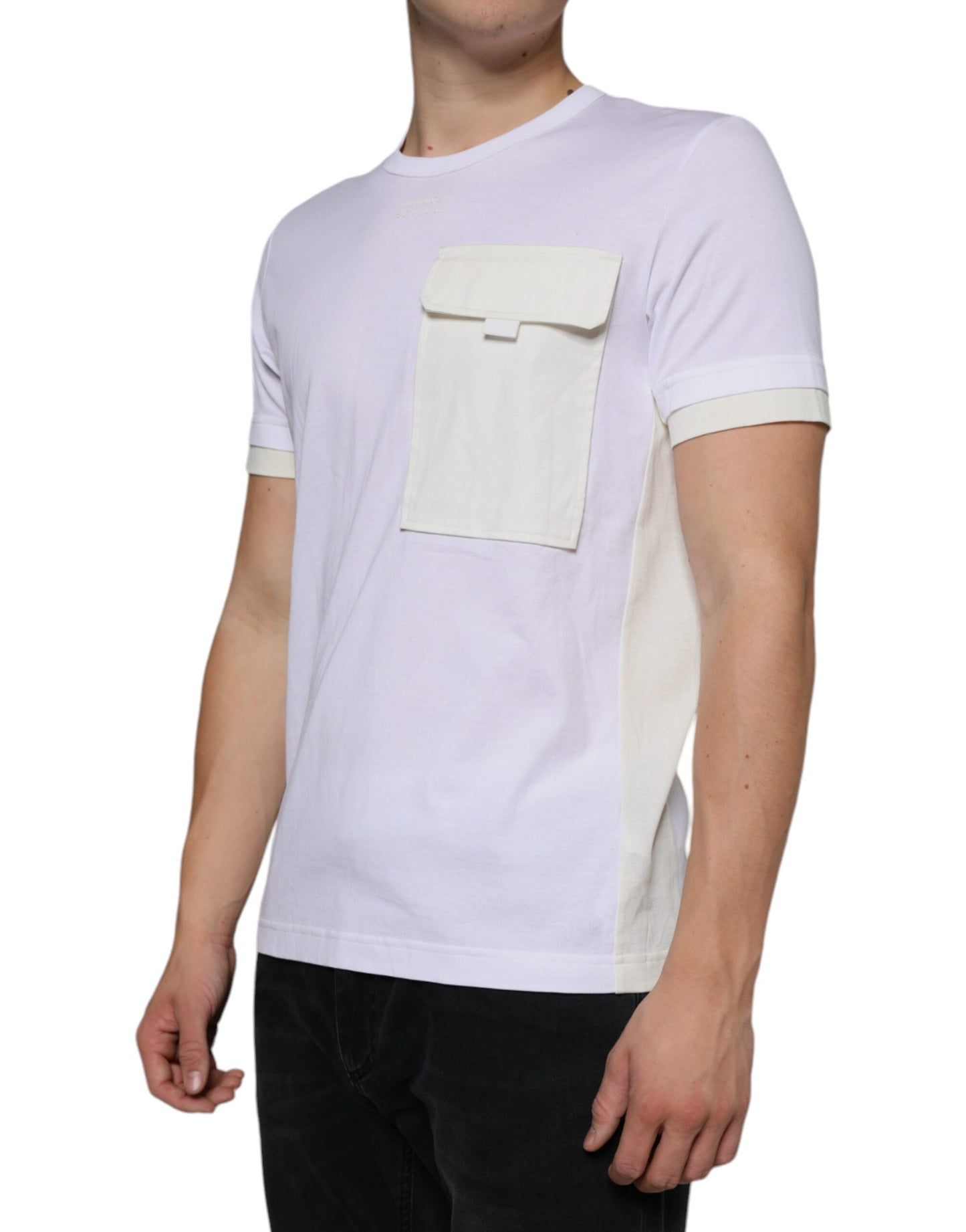 Camiseta blanca de algodón de manga corta con bolsillo