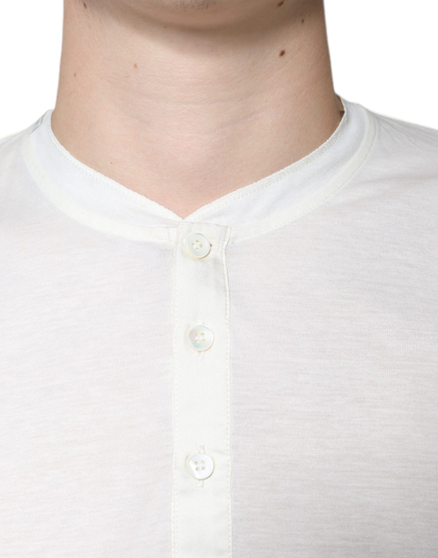 Camiseta de manga corta de algodón color blanco roto