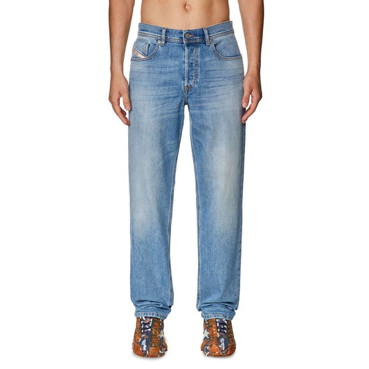Vaqueros y pantalón de algodón azul claro