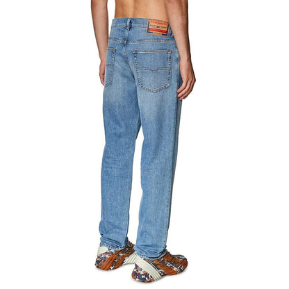 Vaqueros y pantalón de algodón azul claro