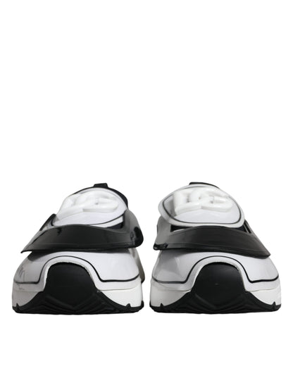 Zapatillas Daymaster blancas con placa del logotipo en negro