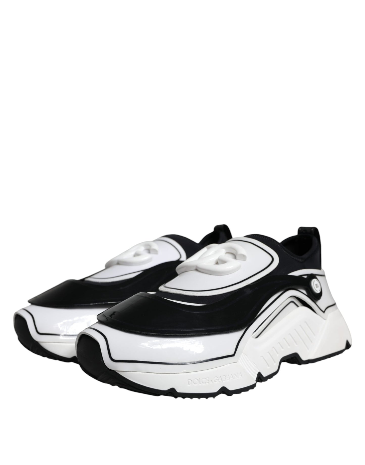 Zapatillas Daymaster blancas con placa del logotipo en negro