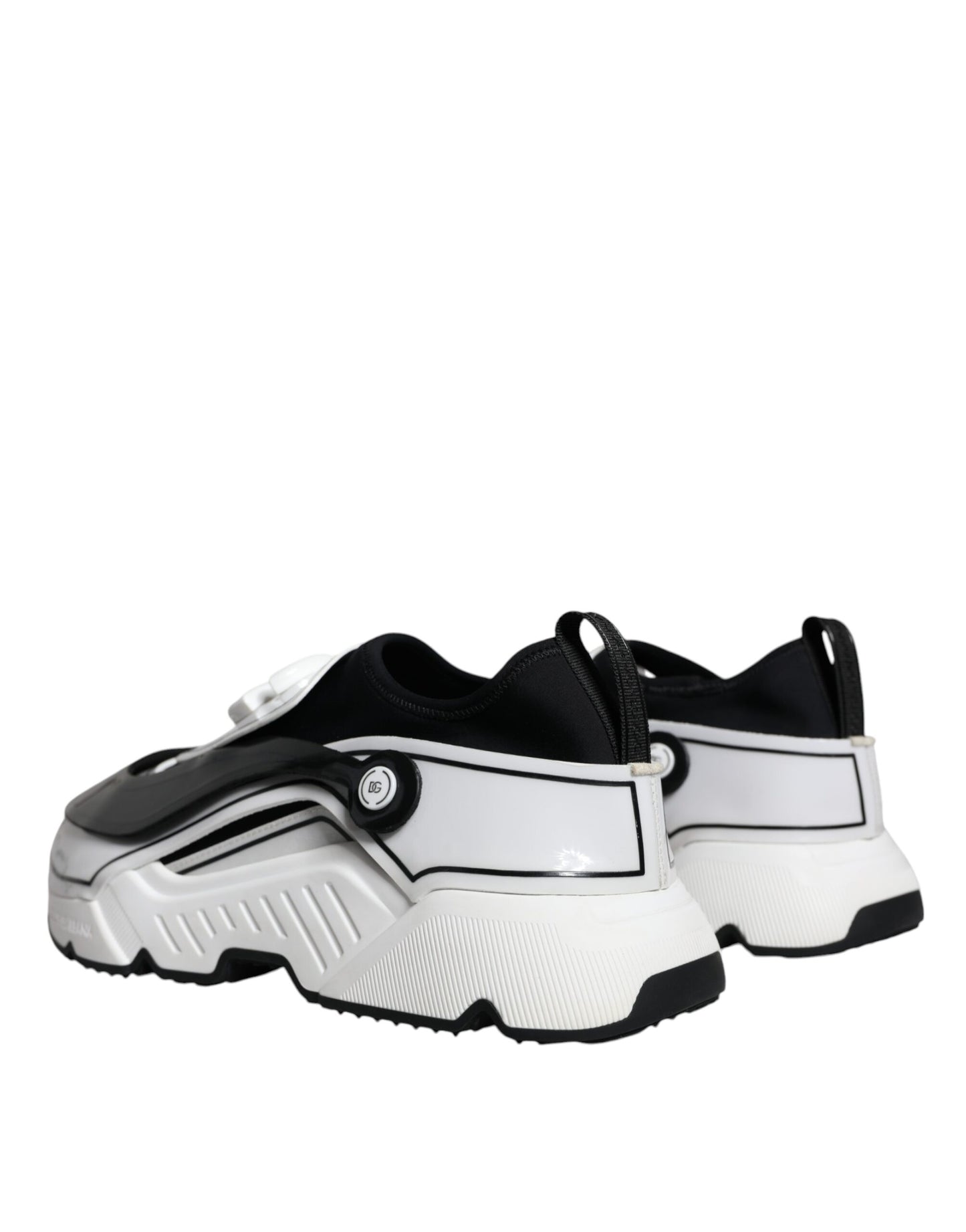 Zapatillas Daymaster blancas con placa del logotipo en negro