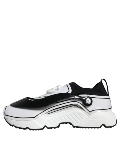 Zapatillas Daymaster blancas con placa del logotipo en negro
