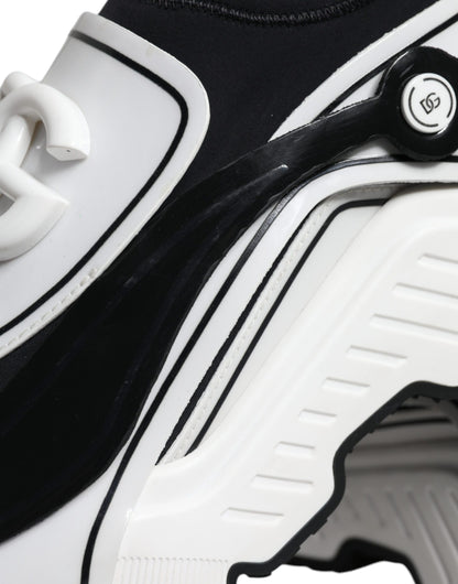 Zapatillas Daymaster blancas con placa del logotipo en negro