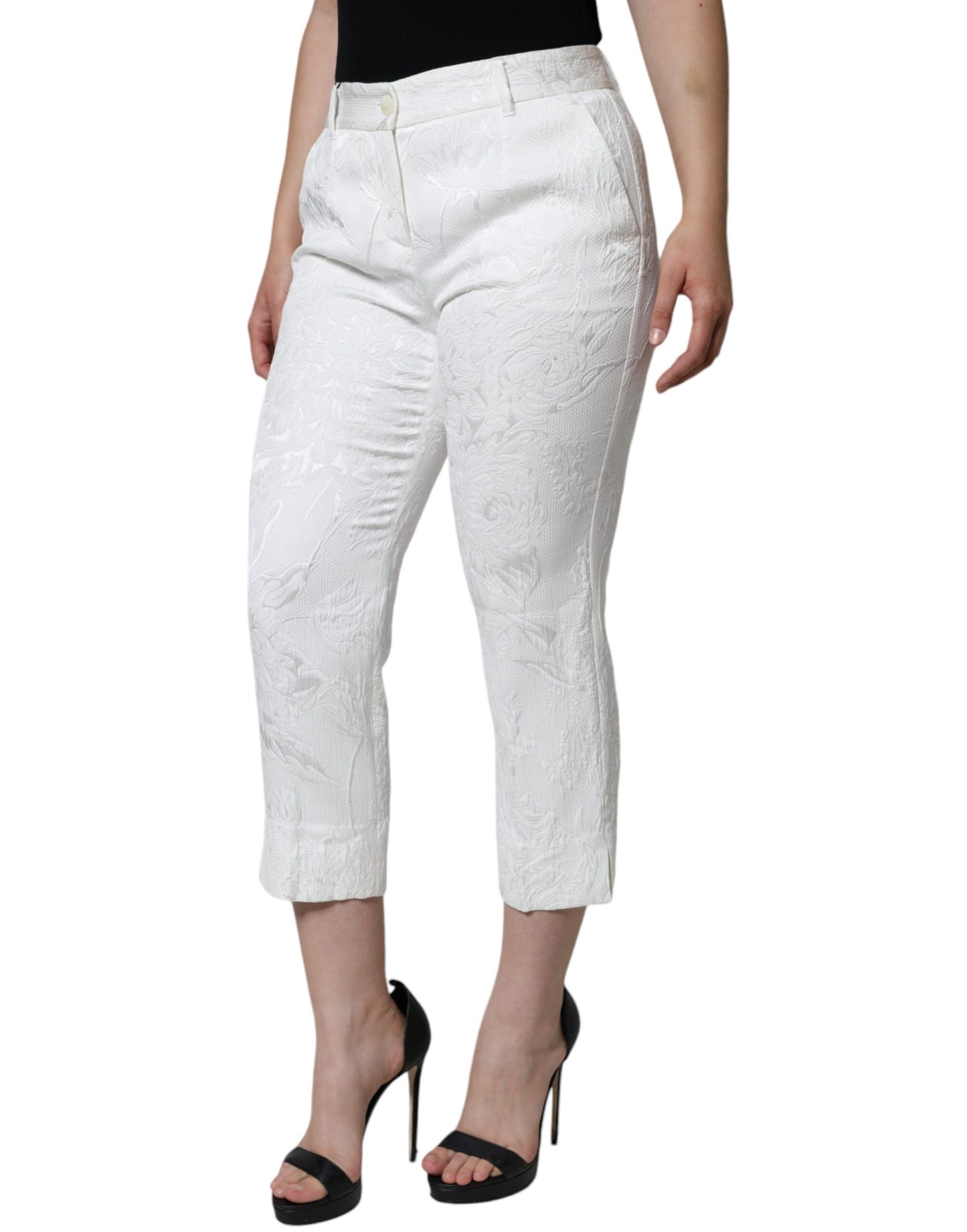 Pantalones cortos de algodón con brocado floral blanco