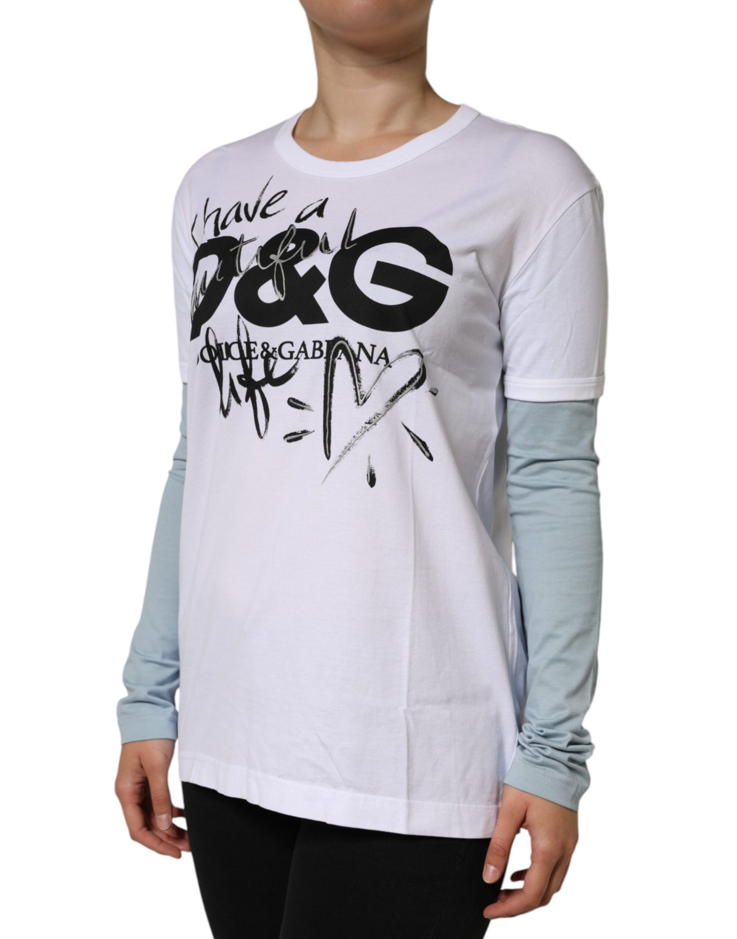 Camiseta de algodón blanca con cuello redondo y estampado de logotipo