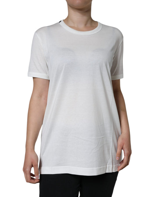 Camiseta blanca de algodón con cuello redondo y manga corta