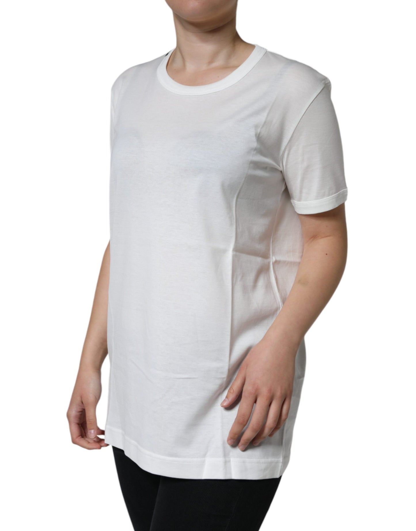 Camiseta blanca de algodón con cuello redondo y manga corta