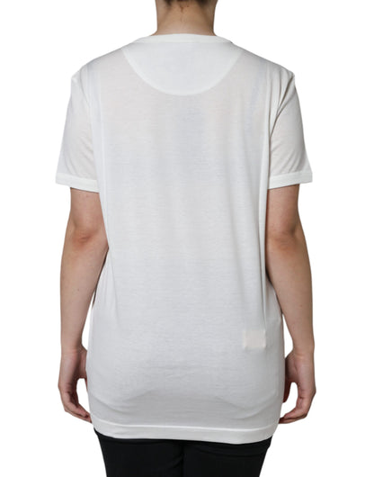 Camiseta blanca de algodón con cuello redondo y manga corta