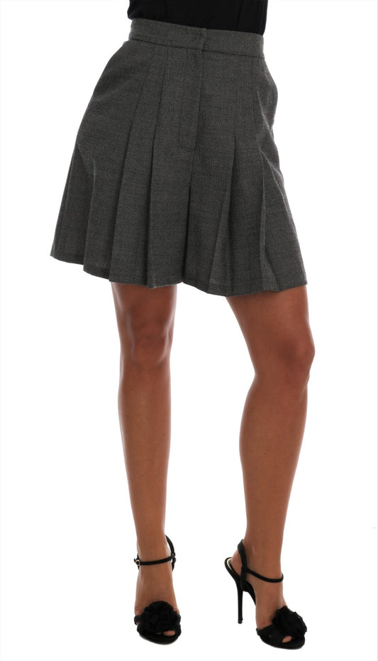 Mini shorts elegantes de lana con cintura alta