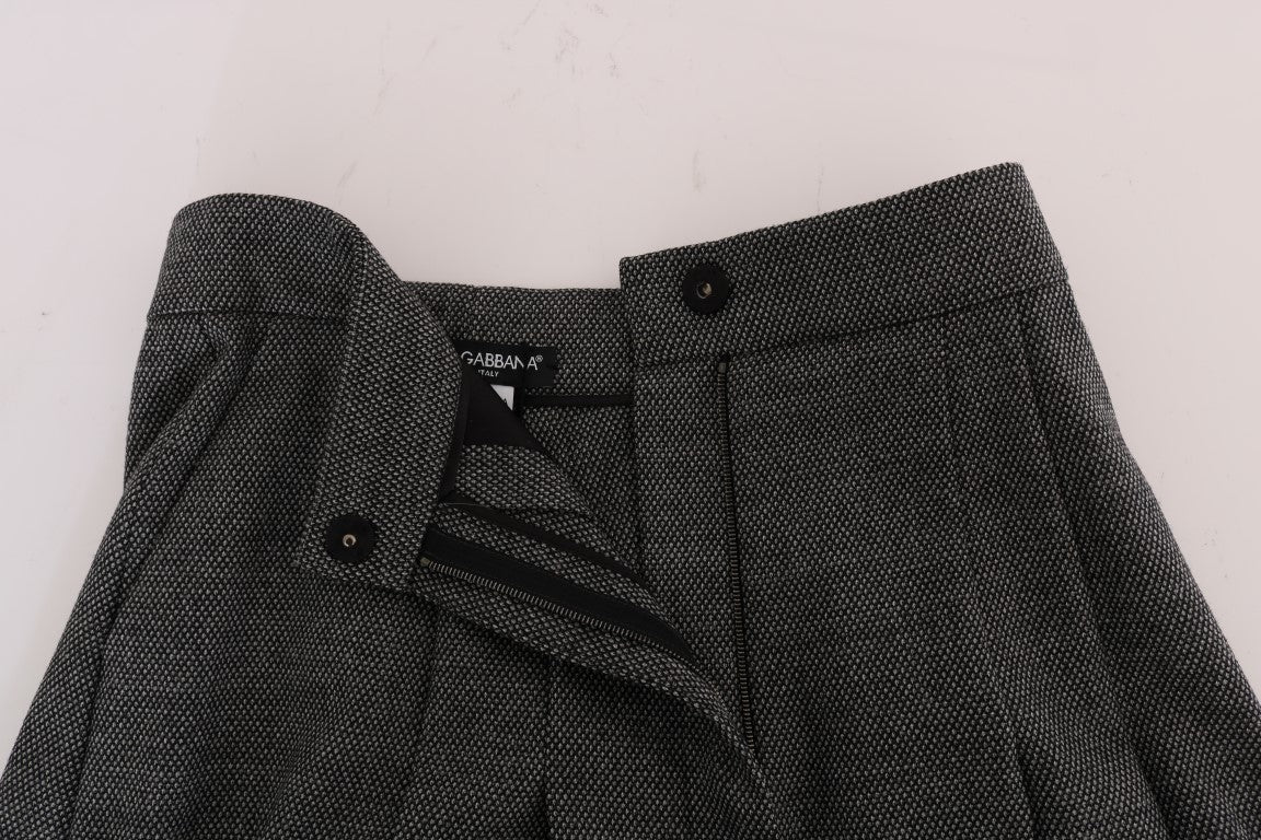 Mini shorts elegantes de lana con cintura alta