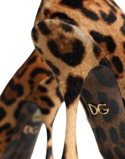 Zapatos de tacón de piel de becerro con estampado de leopardo marrón