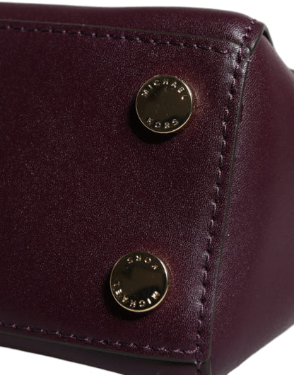 Bolso bandolera MINDY de piel morada con placa del logotipo