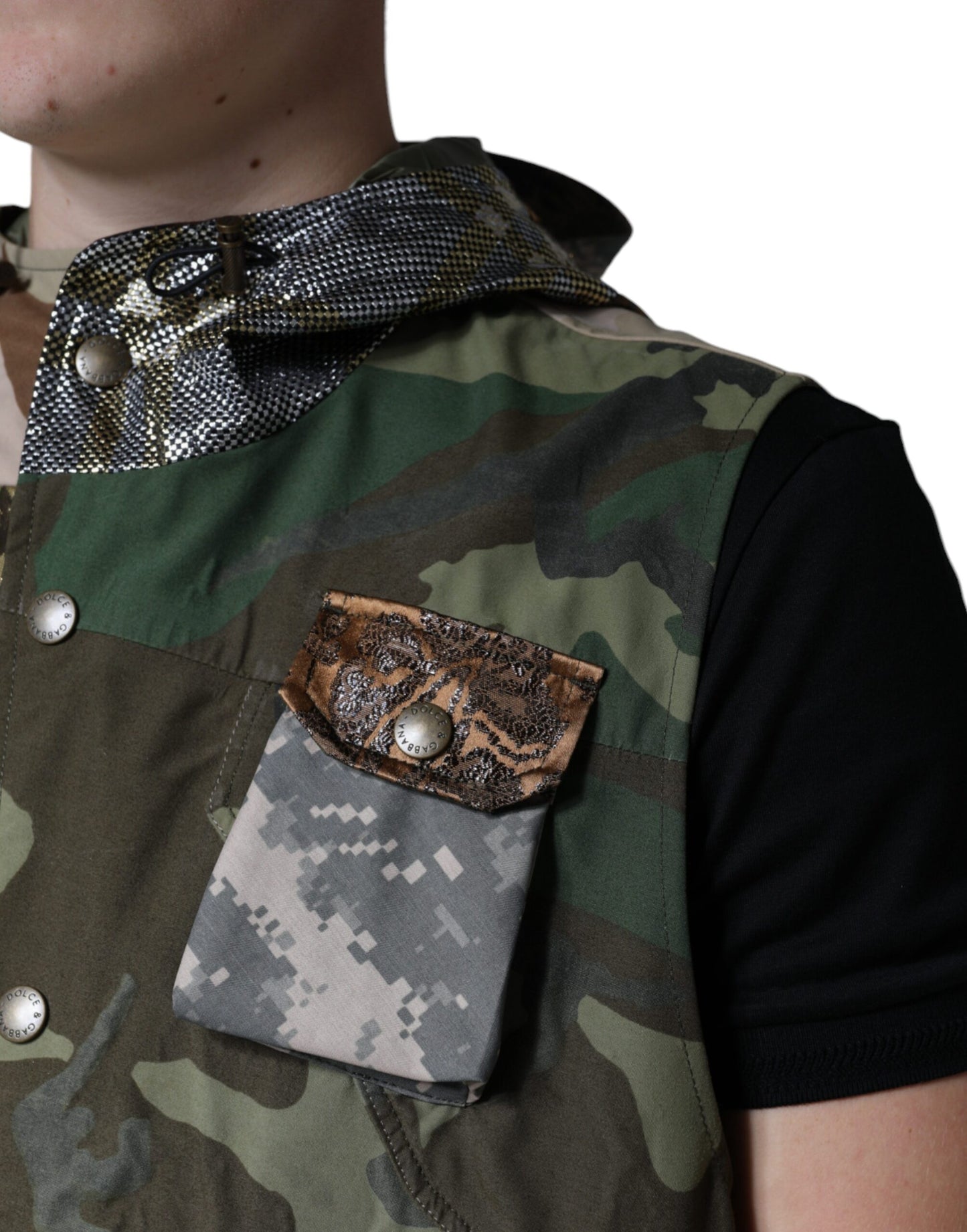 Chaqueta chaleco con capucha y parches multicolores