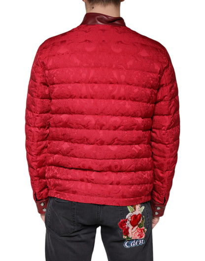 Chaqueta bomber acolchada roja con logotipo de corona dorada