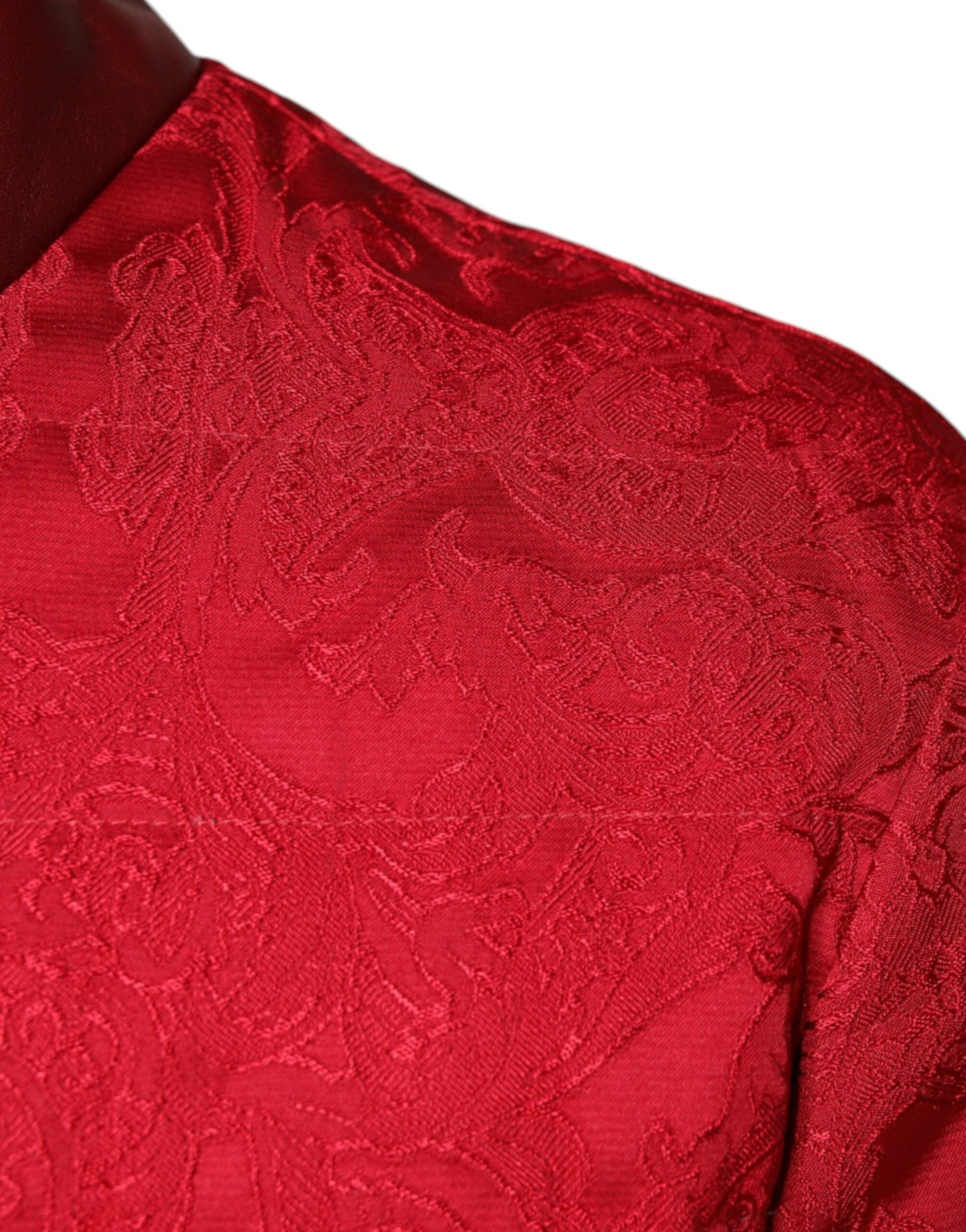 Chaqueta bomber acolchada roja con logotipo de corona dorada