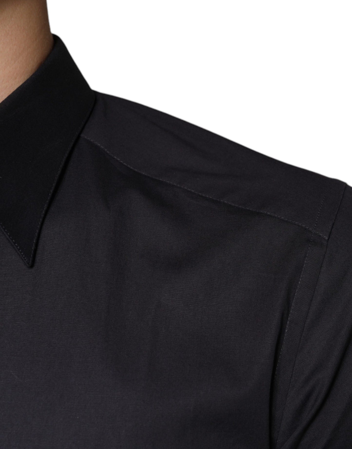 Vestido elástico de algodón negro con camisa formal dorada