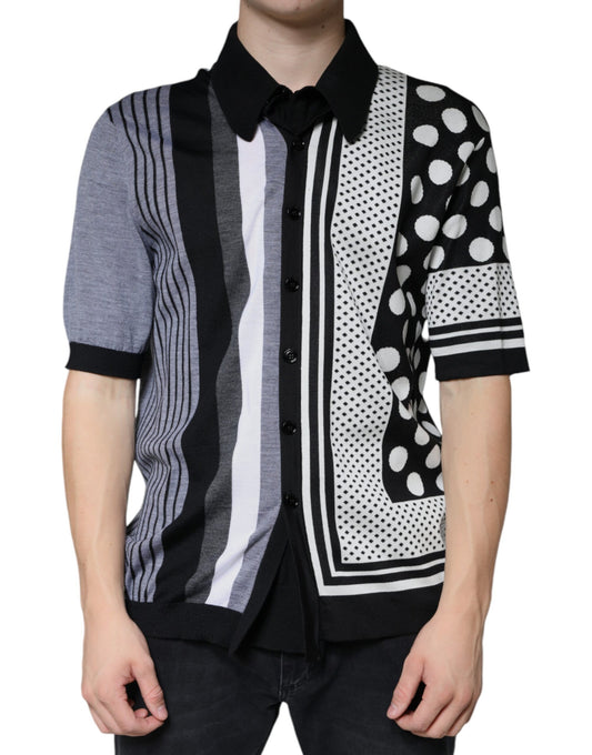Camiseta polo con cuello de lunares blancos y negros