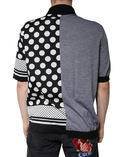 Camiseta polo con cuello de lunares blancos y negros