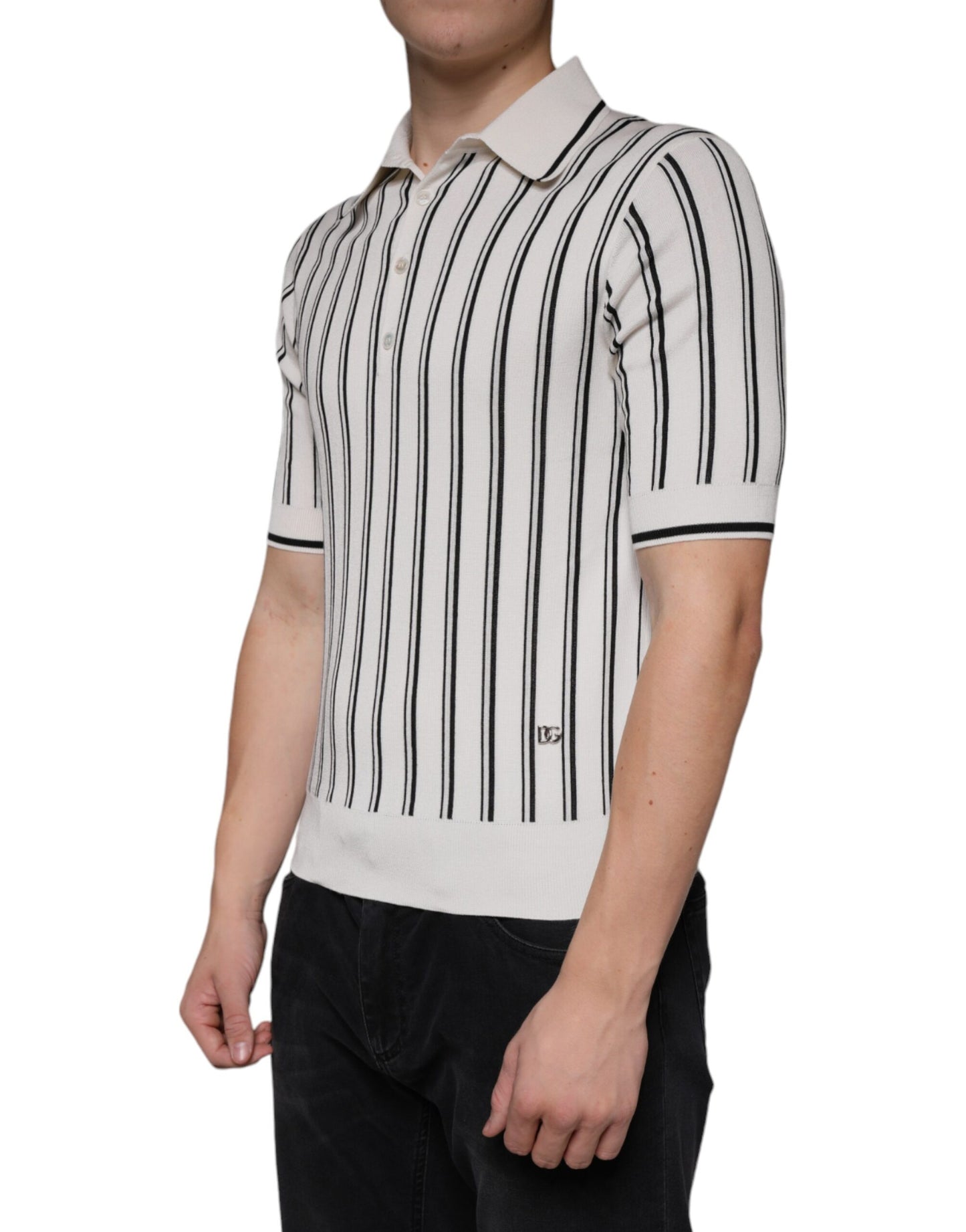 Camiseta polo de manga corta con rayas blancas y negras