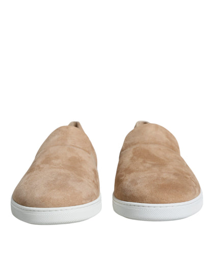 Mocasines de ante beige con diseño de caimán