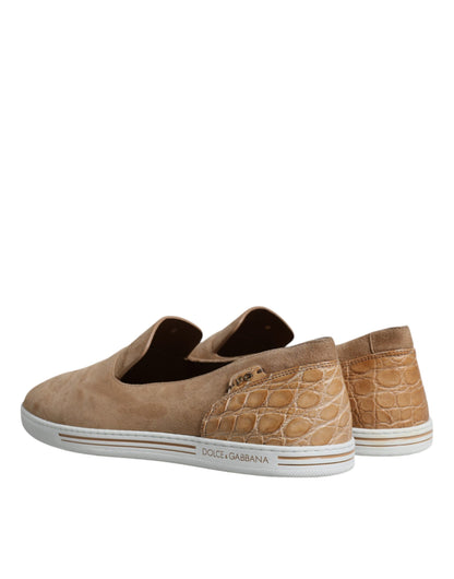 Mocasines de ante beige con diseño de caimán