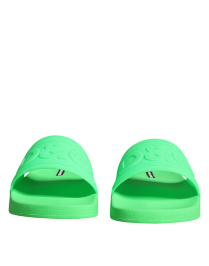 Sandalias de cuero verde para playa