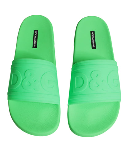 Sandalias de cuero verde para playa