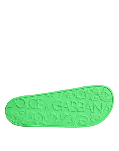 Sandalias de cuero verde para playa