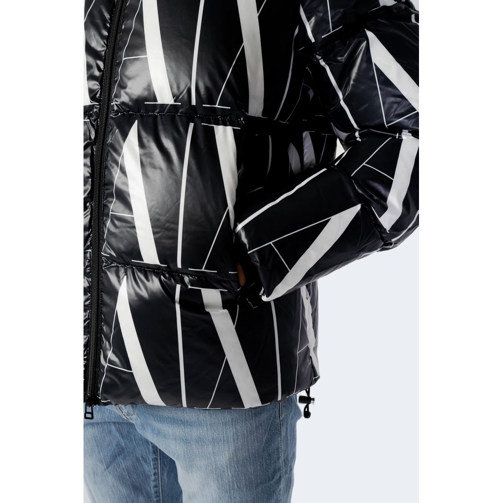 Chaqueta de poliéster negra